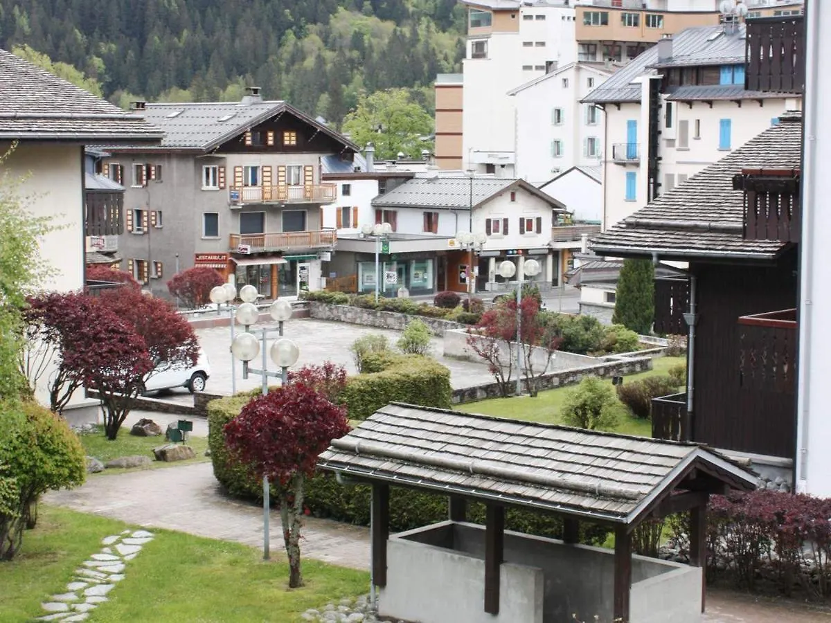 Charmant Appartement A Chamonix Avec Balcon, Animaux Admis, Parking - Fr-1-517-12