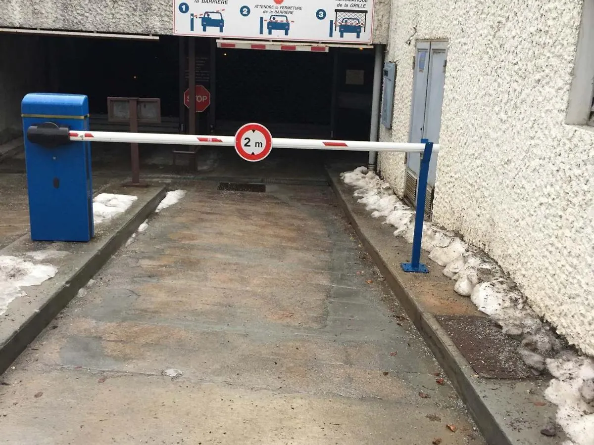 Charmant Appartement A Chamonix Avec Balcon, Animaux Admis, Parking - Fr-1-517-12 France